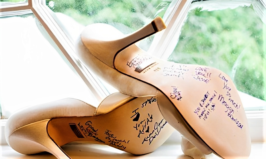 نوشتن اسم داخل کفش