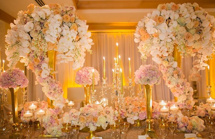 گلدان در تجهیزات تالار عروسی