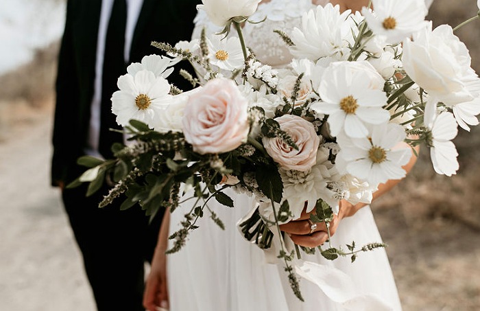 چه گلی مناسب عروس است
