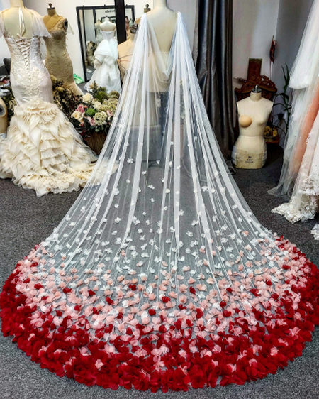 تور عروس اروپایی زیبا با طرح گل های قرمز