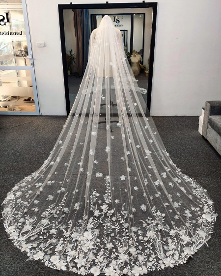 تور عروس اروپایی شیک و لاکچری با طرح گل برجسته