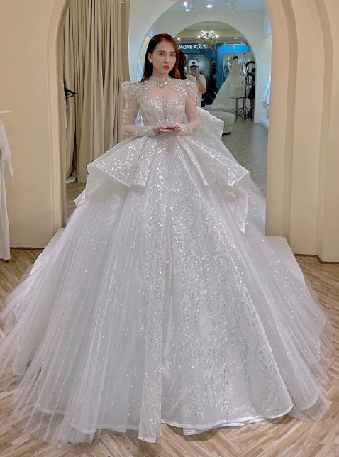 زیباترین لباس عروس پفی اکلیلی