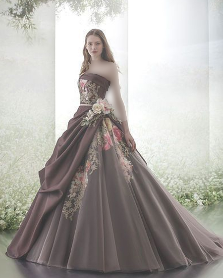 لباس عروس رنگی با طرح جذاب گل